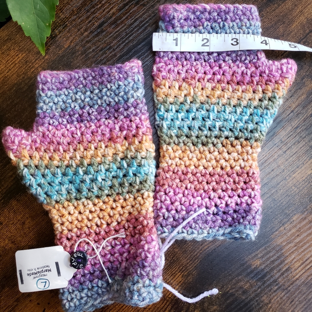 NWT* Handmade Fingerless gloves💜 super acrylic yarn, MarpleMade Designs,rainbow